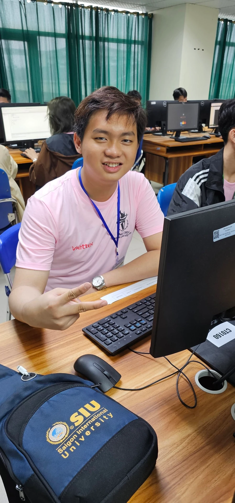 Ảnh trong phòng máy tính, từ album OLP/ICPC 2024.